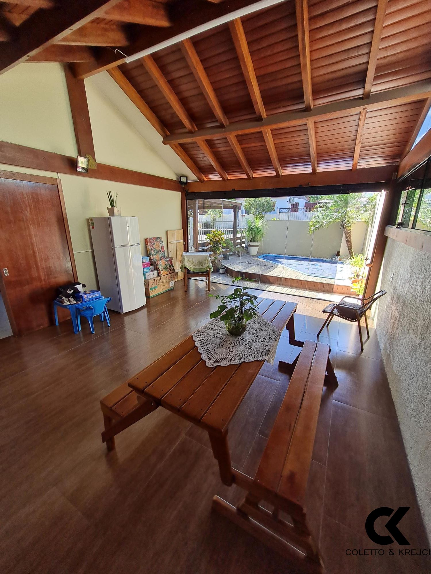 Casa à venda com 3 quartos, 223m² - Foto 10