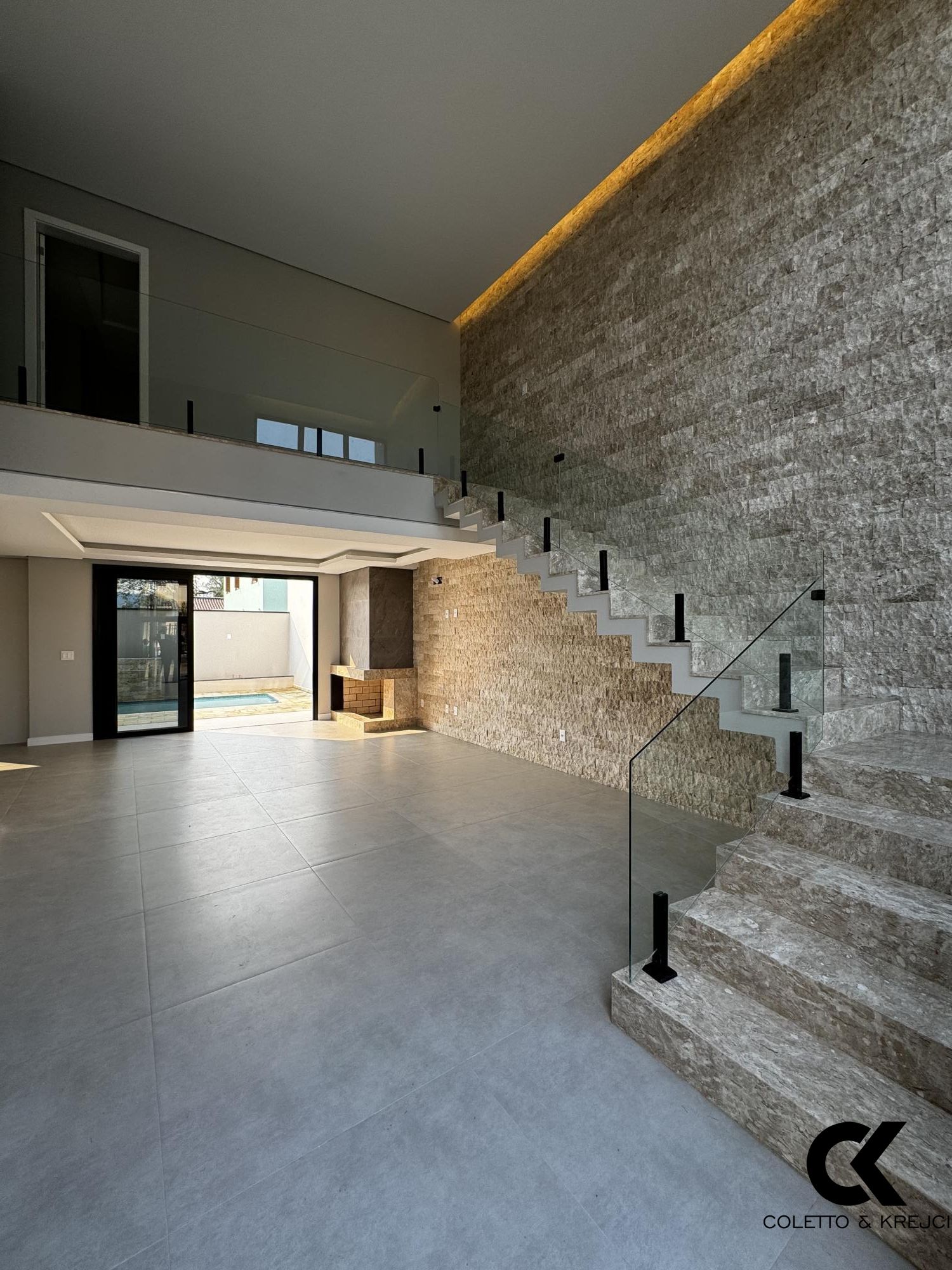 Casa, 4 quartos, 272 m² - Foto 3