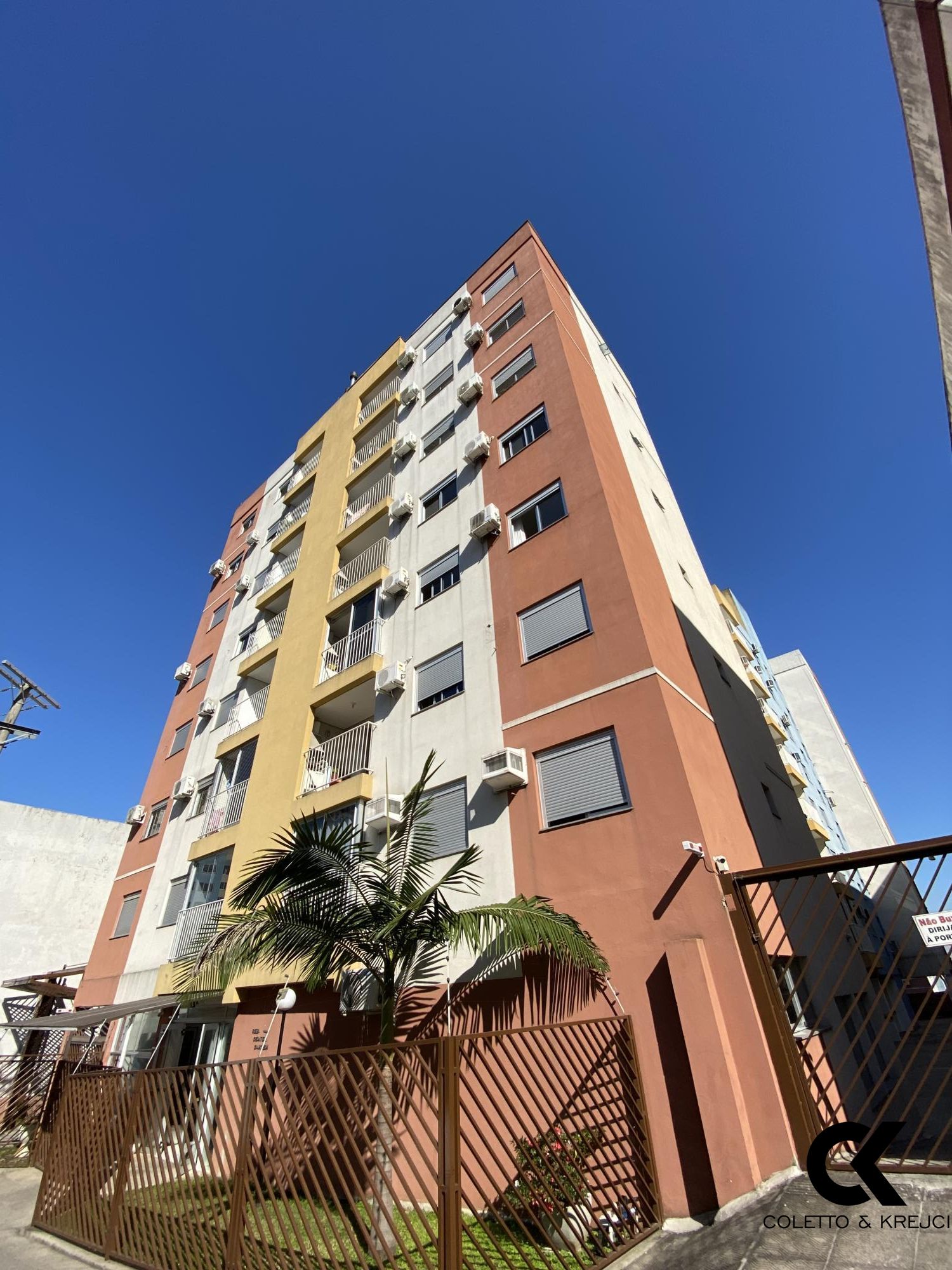 Apartamento à venda com 3 quartos, 87m² - Foto 1