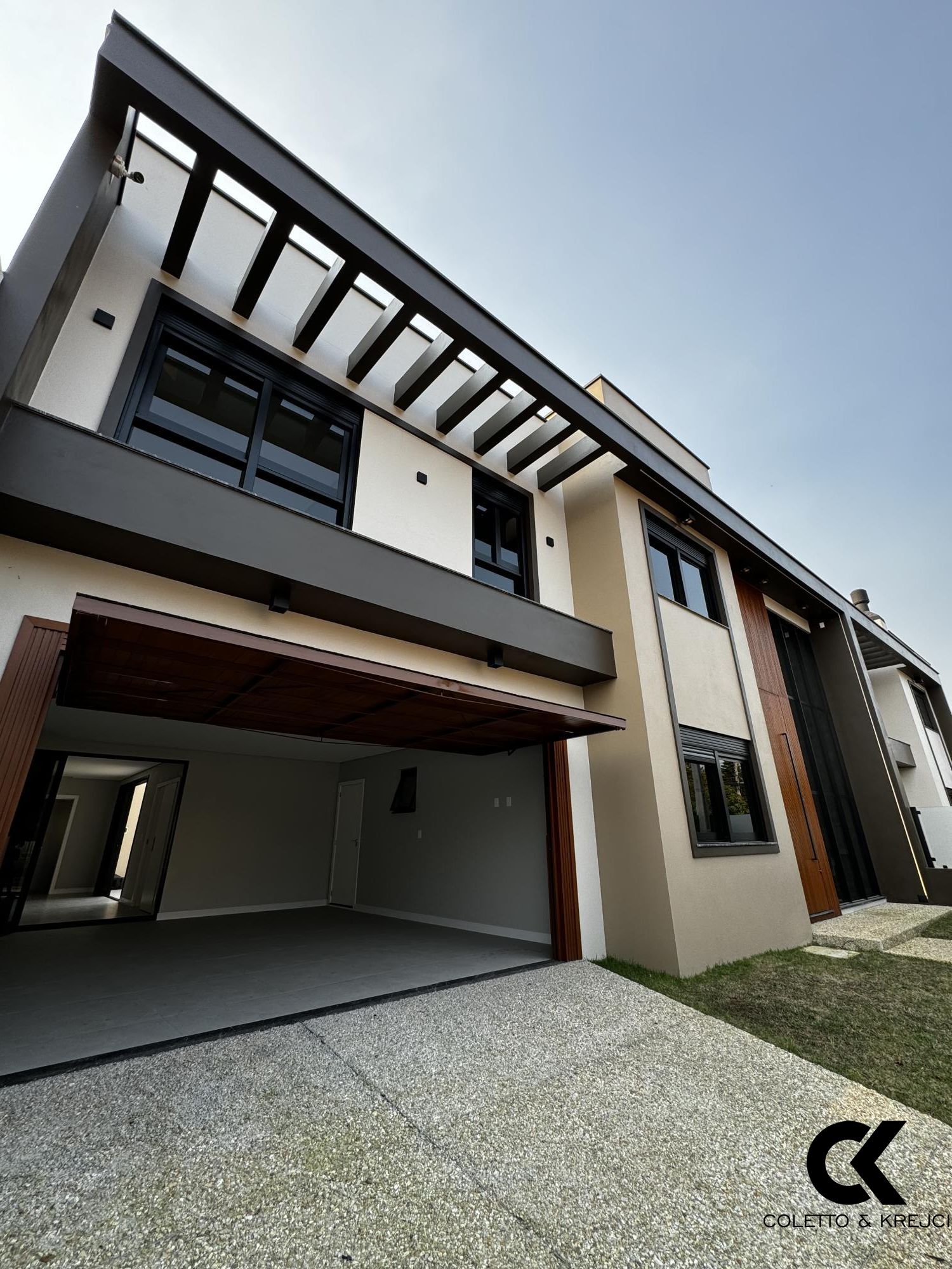 Casa, 4 quartos, 272 m² - Foto 2