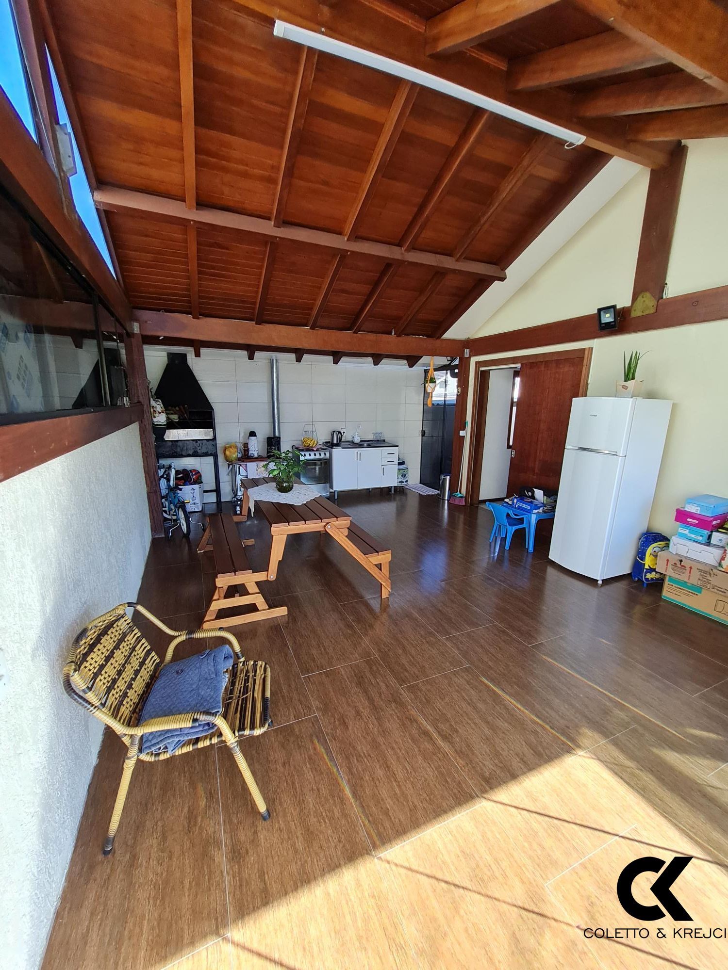 Casa à venda com 3 quartos, 223m² - Foto 9