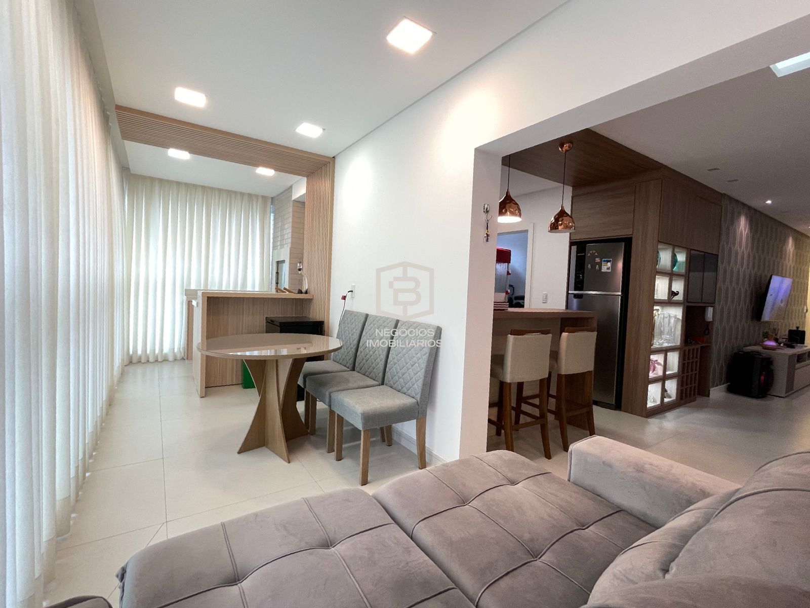 Apartamento à venda com 3 quartos, 141m² - Foto 4