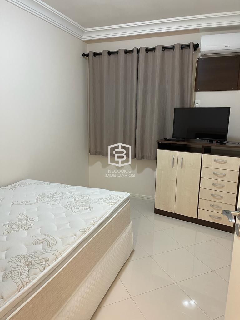 Apartamento à venda com 3 quartos, 130m² - Foto 11