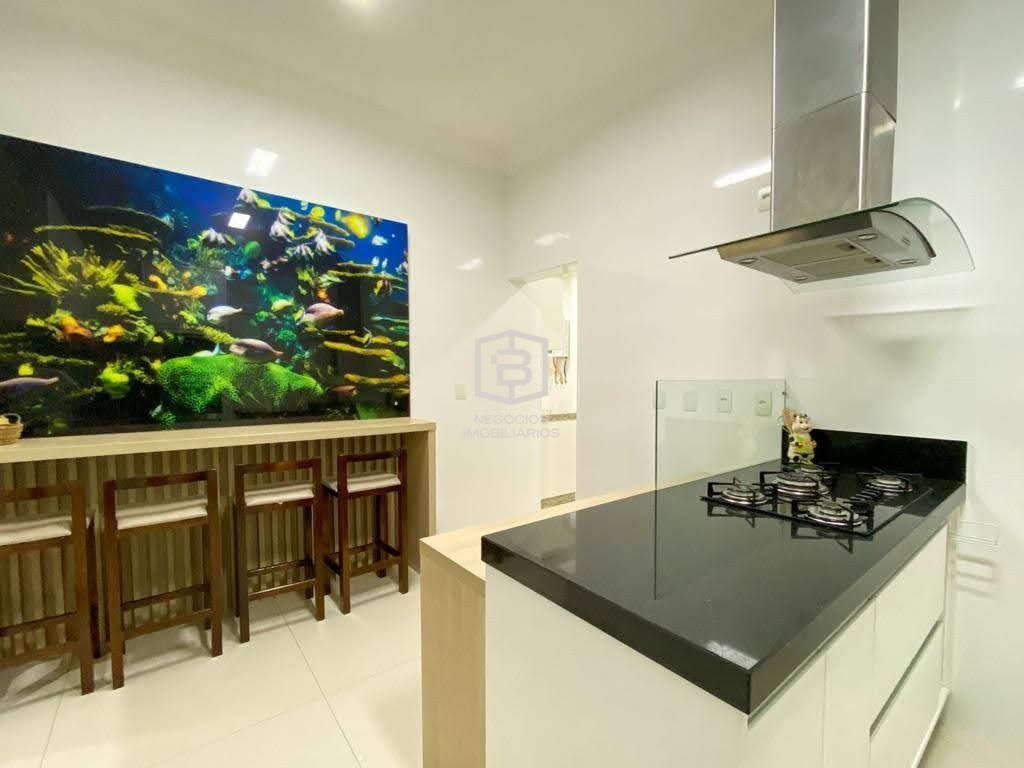 Apartamento à venda com 5 quartos, 300m² - Foto 9