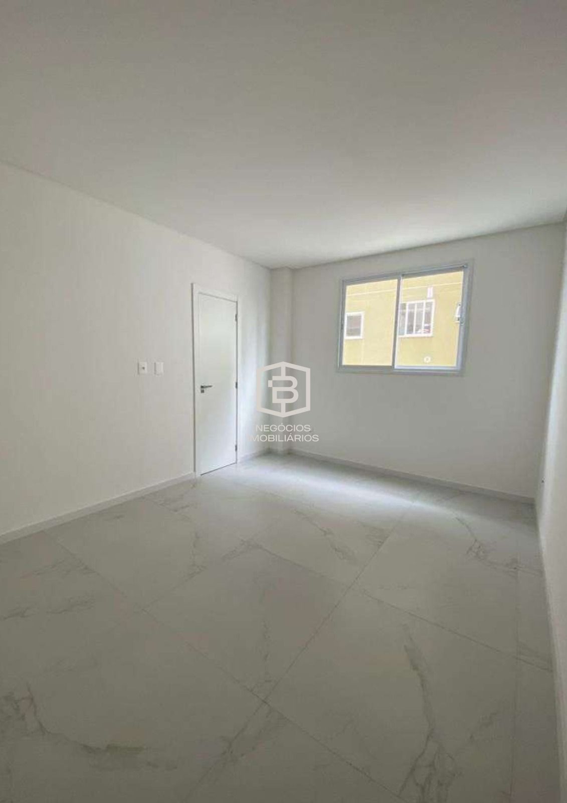 Apartamento à venda com 3 quartos, 118m² - Foto 4