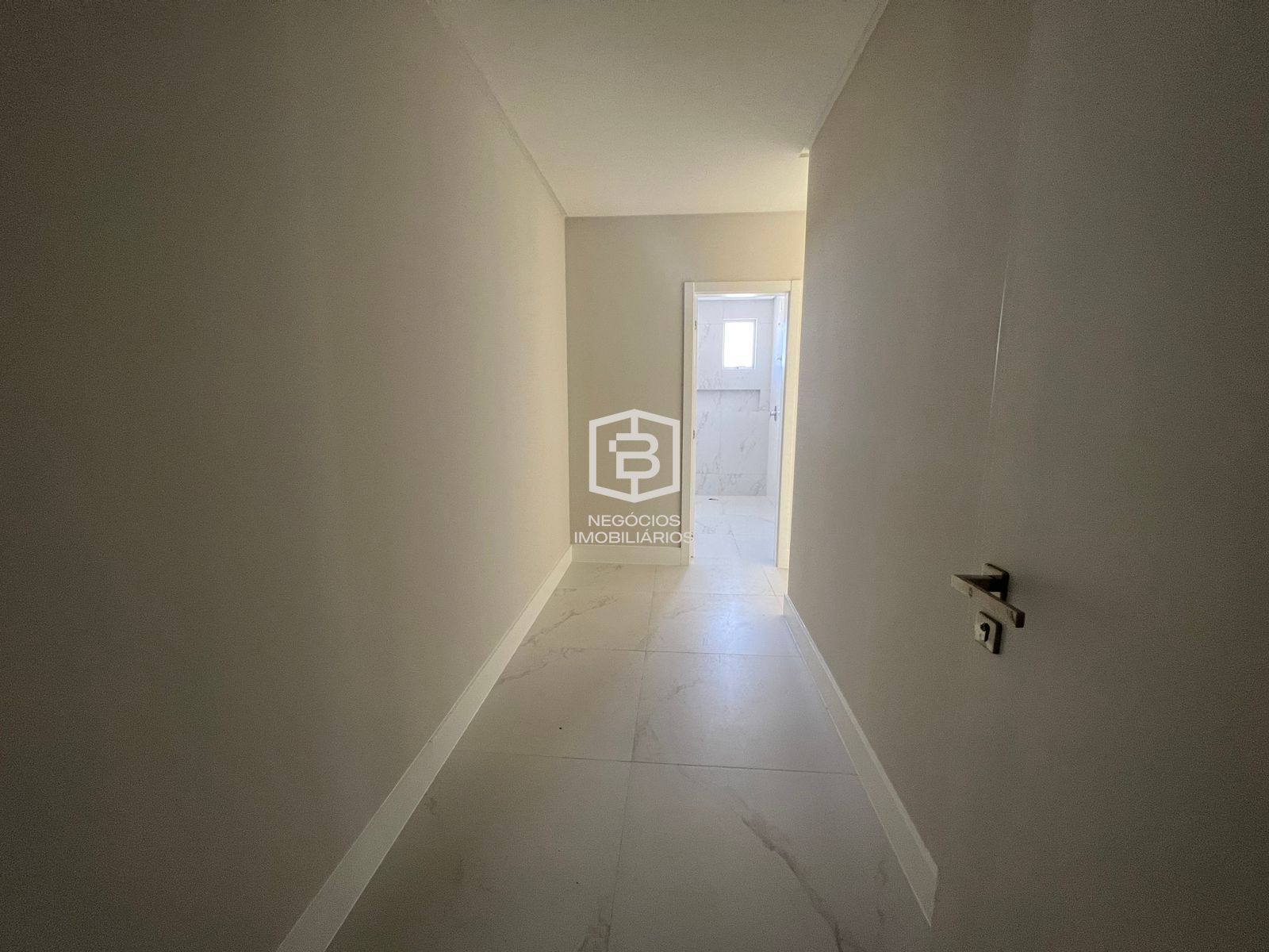 Apartamento à venda com 4 quartos, 180m² - Foto 11