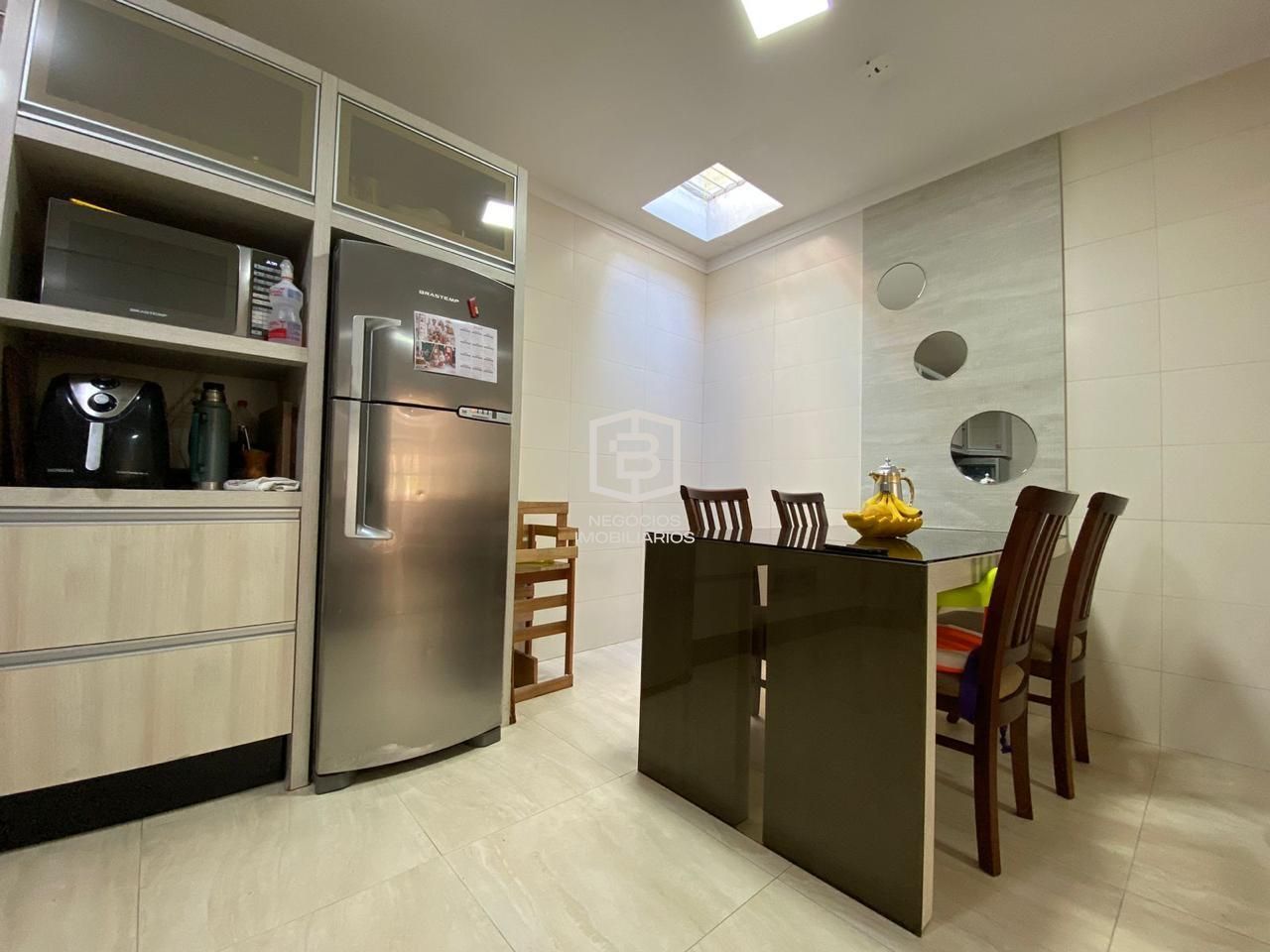 Casa à venda com 3 quartos, 115m² - Foto 4