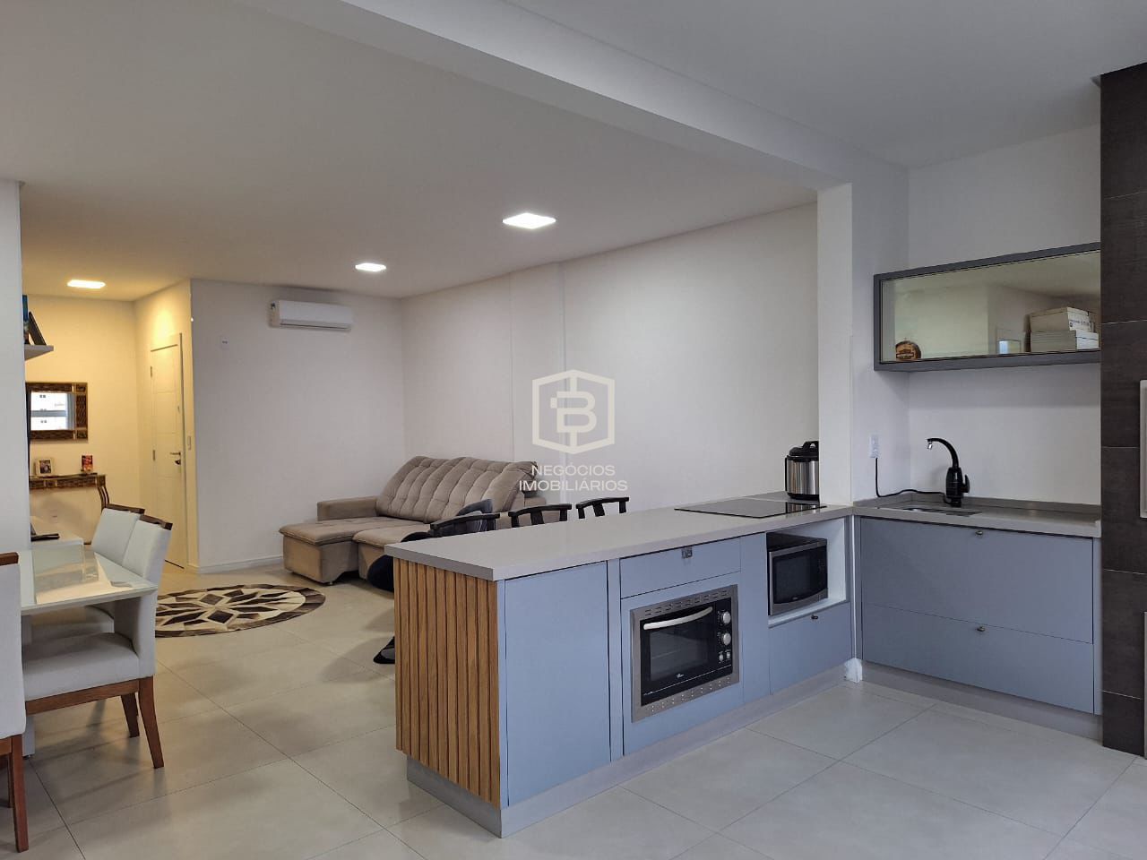 Apartamento à venda com 3 quartos, 115m² - Foto 1