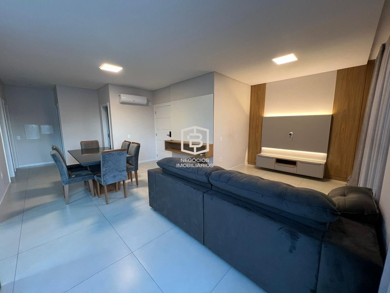 Apartamento à venda com 3 quartos, 113m² - Foto 1