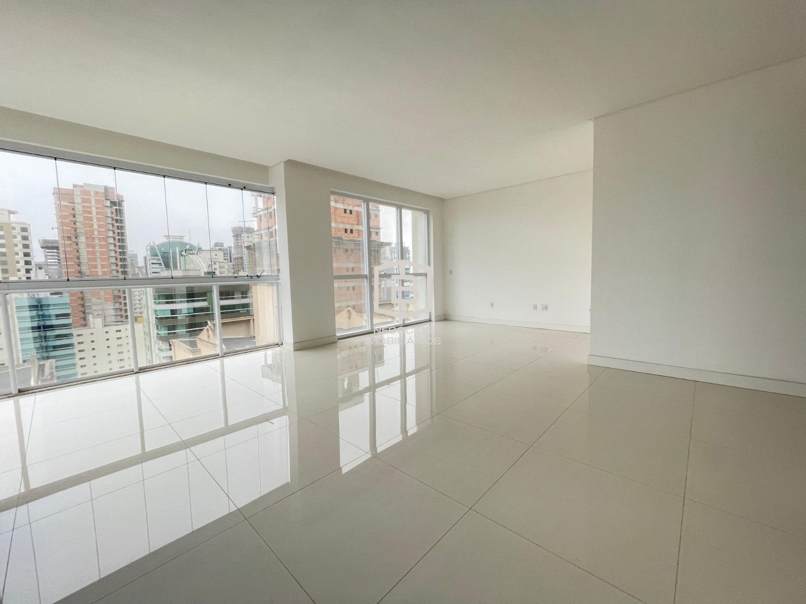 Apartamento à venda com 4 quartos, 164m² - Foto 12