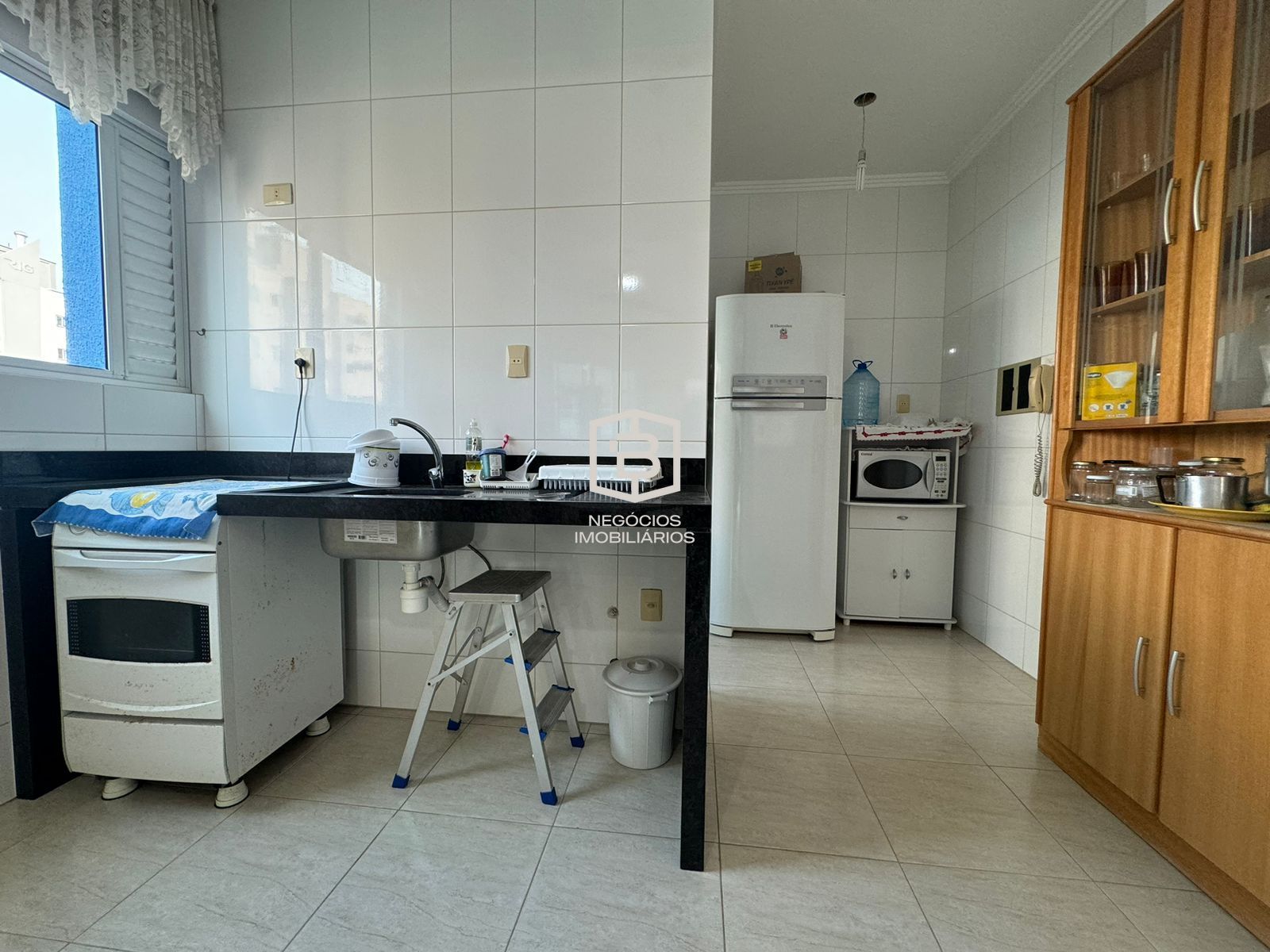 Apartamento à venda com 4 quartos, 145m² - Foto 6