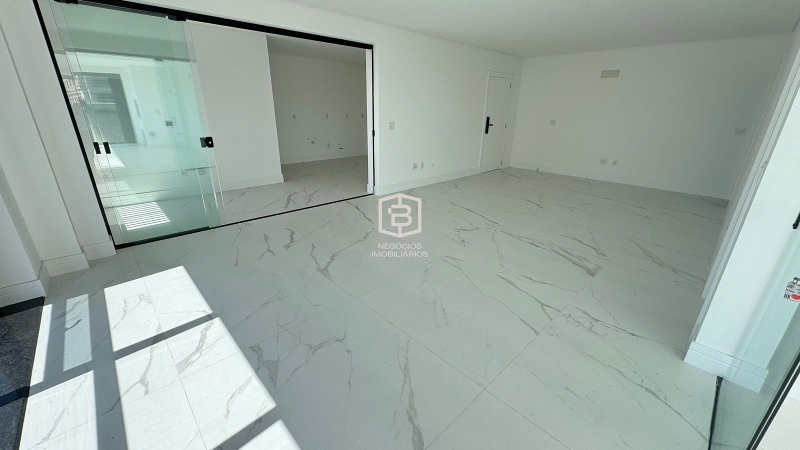 Apartamento à venda com 4 quartos, 182m² - Foto 7