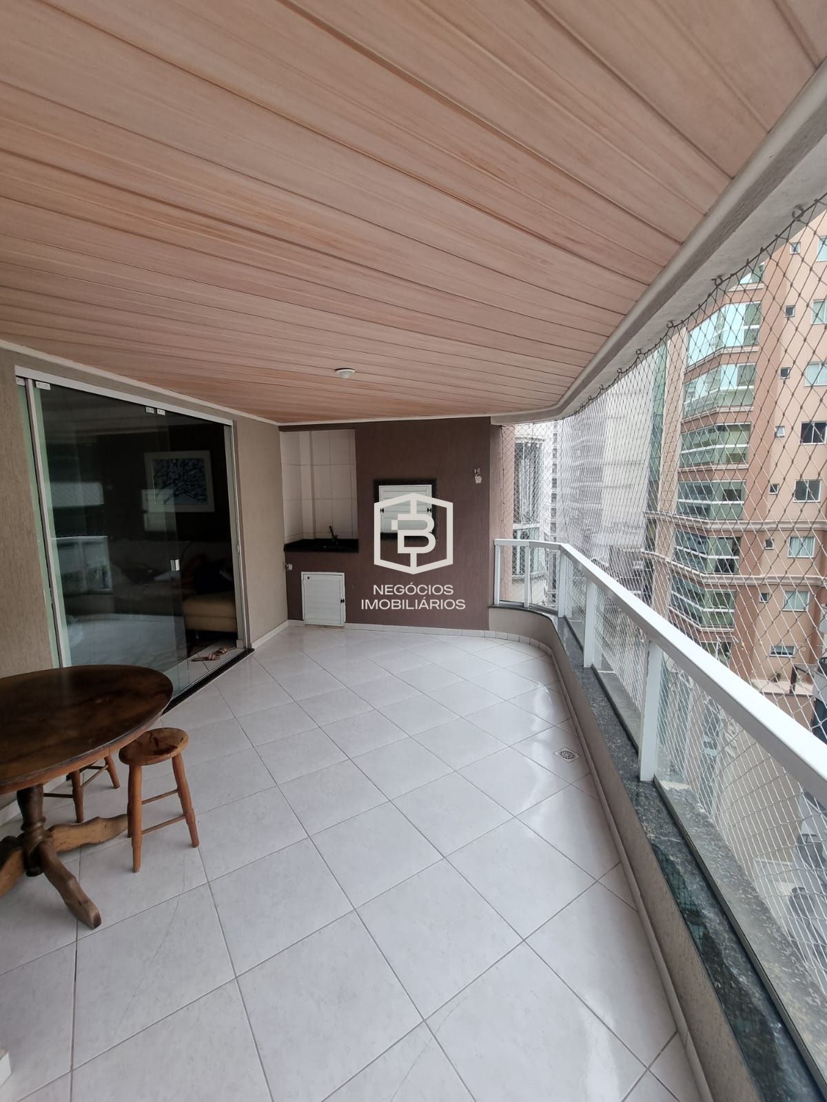 Apartamento à venda com 4 quartos, 185m² - Foto 4