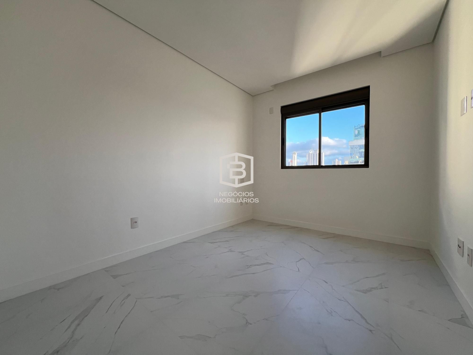 Apartamento à venda com 4 quartos, 158m² - Foto 12