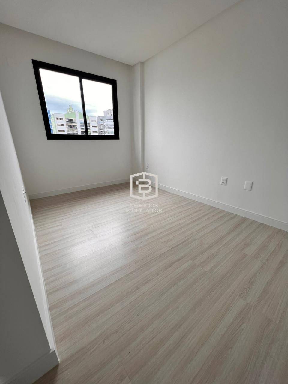 Apartamento à venda com 4 quartos, 170m² - Foto 6