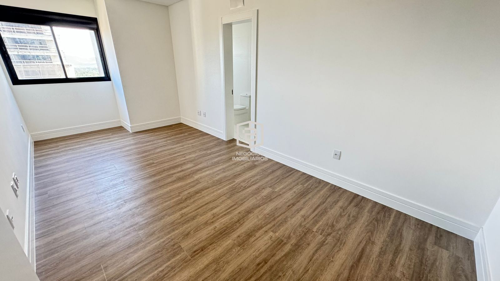 Apartamento à venda com 4 quartos, 182m² - Foto 8