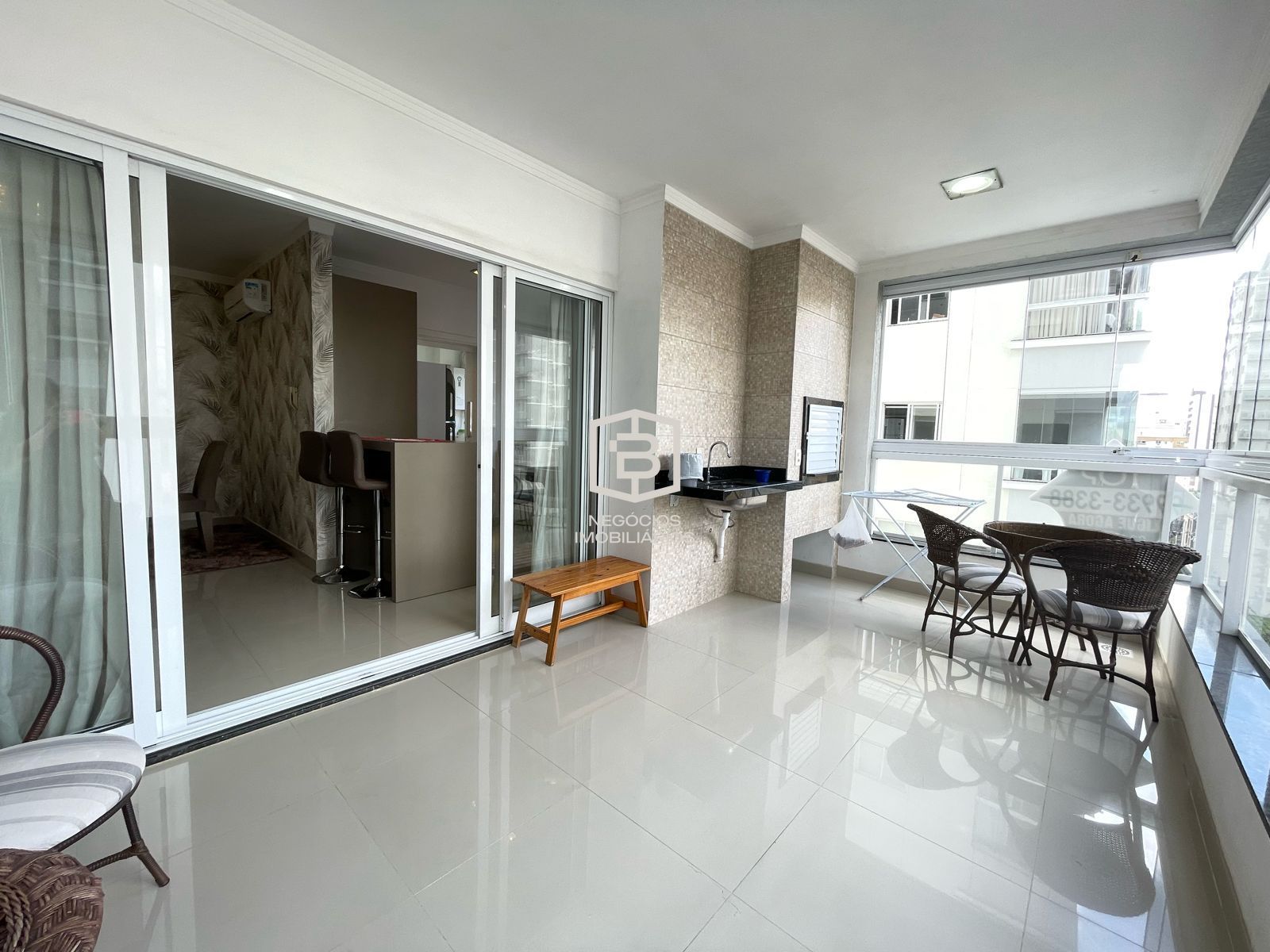 Apartamento à venda com 3 quartos, 135m² - Foto 9