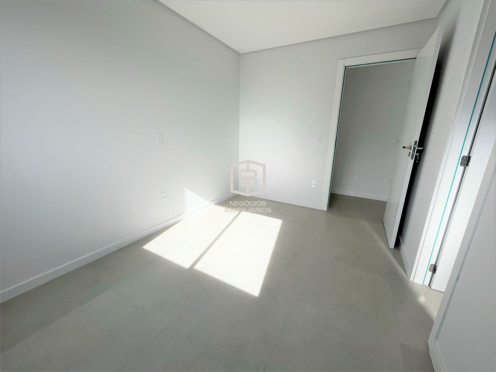 Apartamento à venda com 2 quartos, 70m² - Foto 8