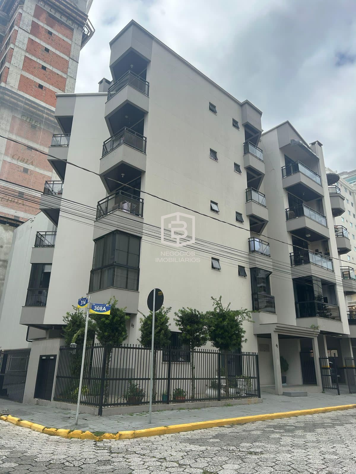 Apartamento à venda com 3 quartos, 126m² - Foto 4