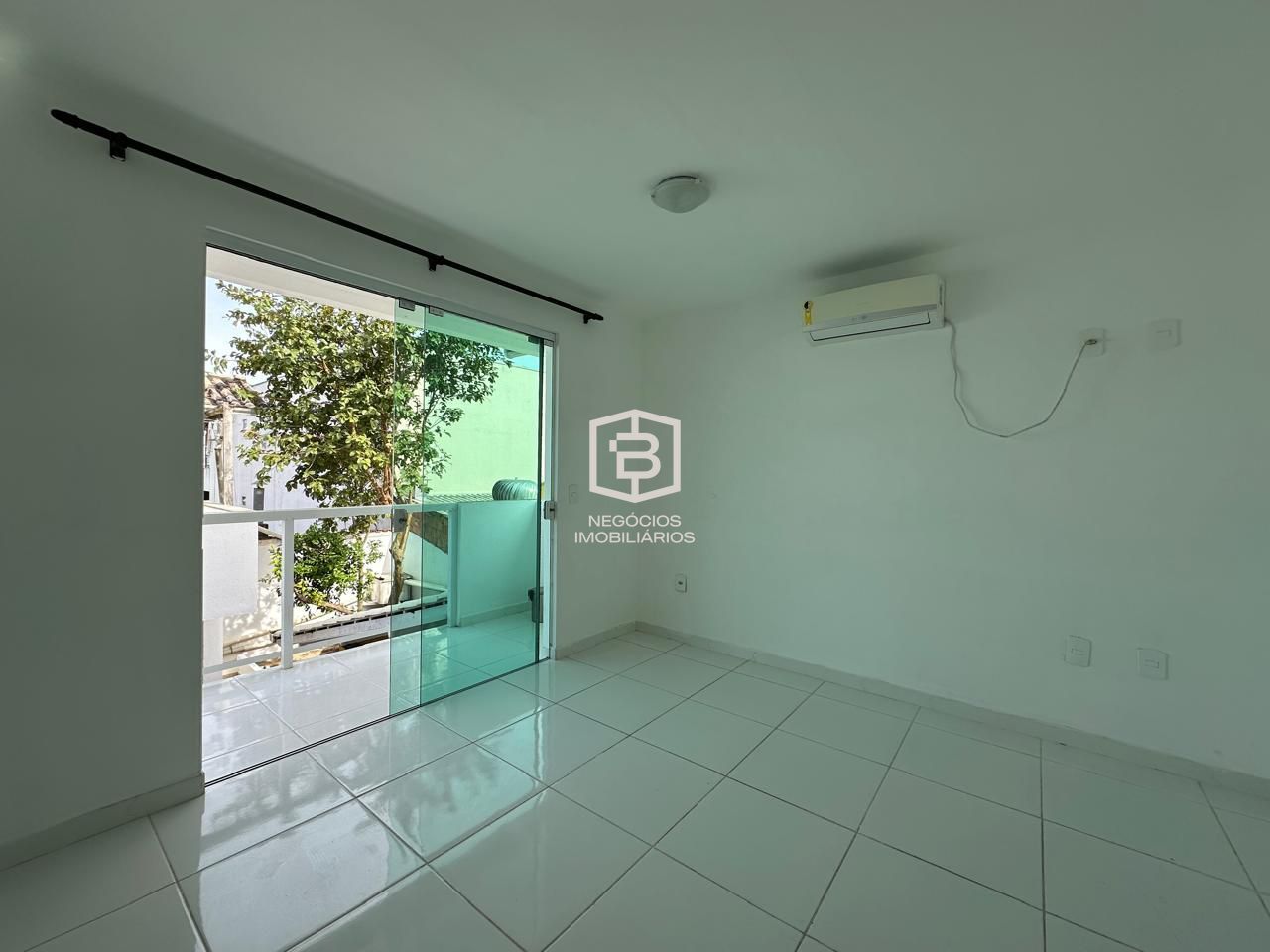 Casa à venda com 6 quartos, 245m² - Foto 16