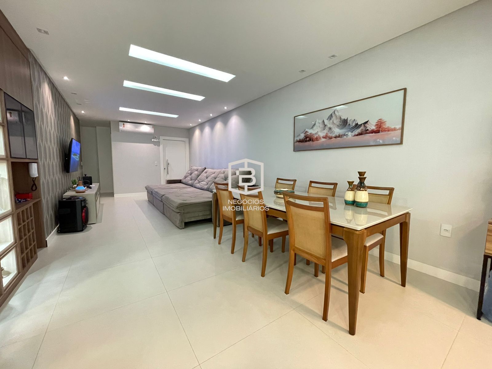 Apartamento à venda com 3 quartos, 141m² - Foto 1