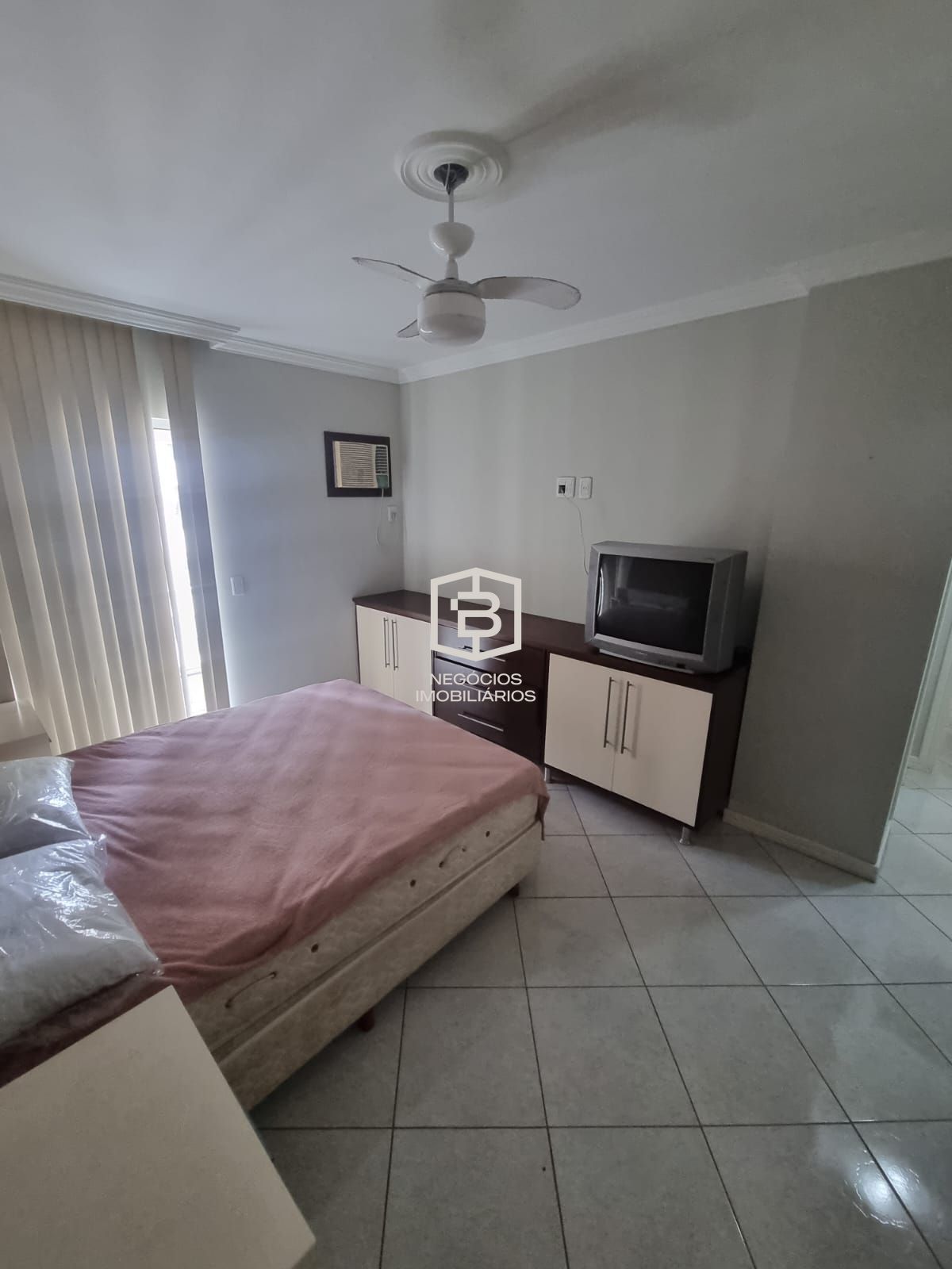 Apartamento à venda com 4 quartos, 185m² - Foto 12