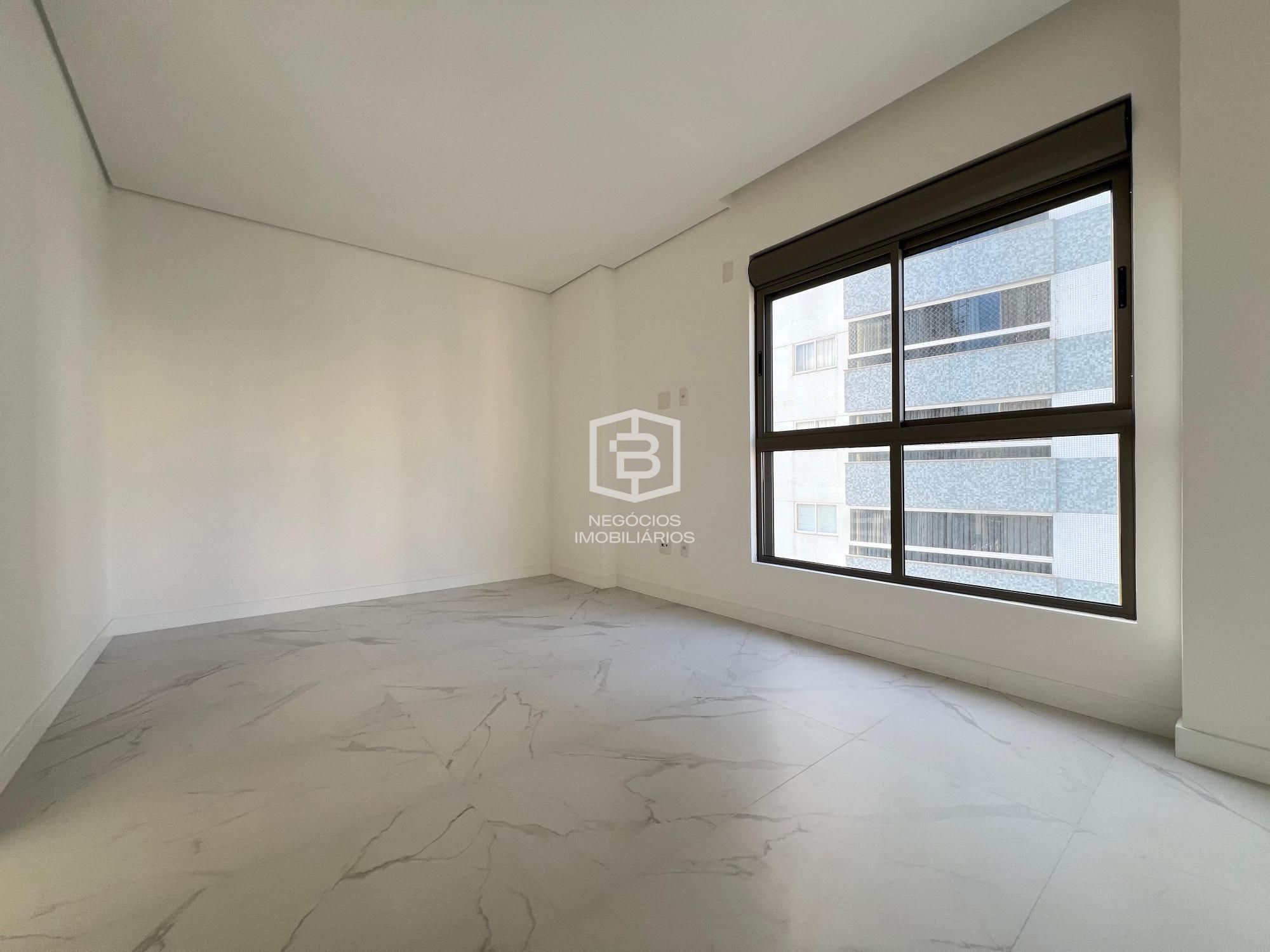 Apartamento à venda com 4 quartos, 158m² - Foto 18