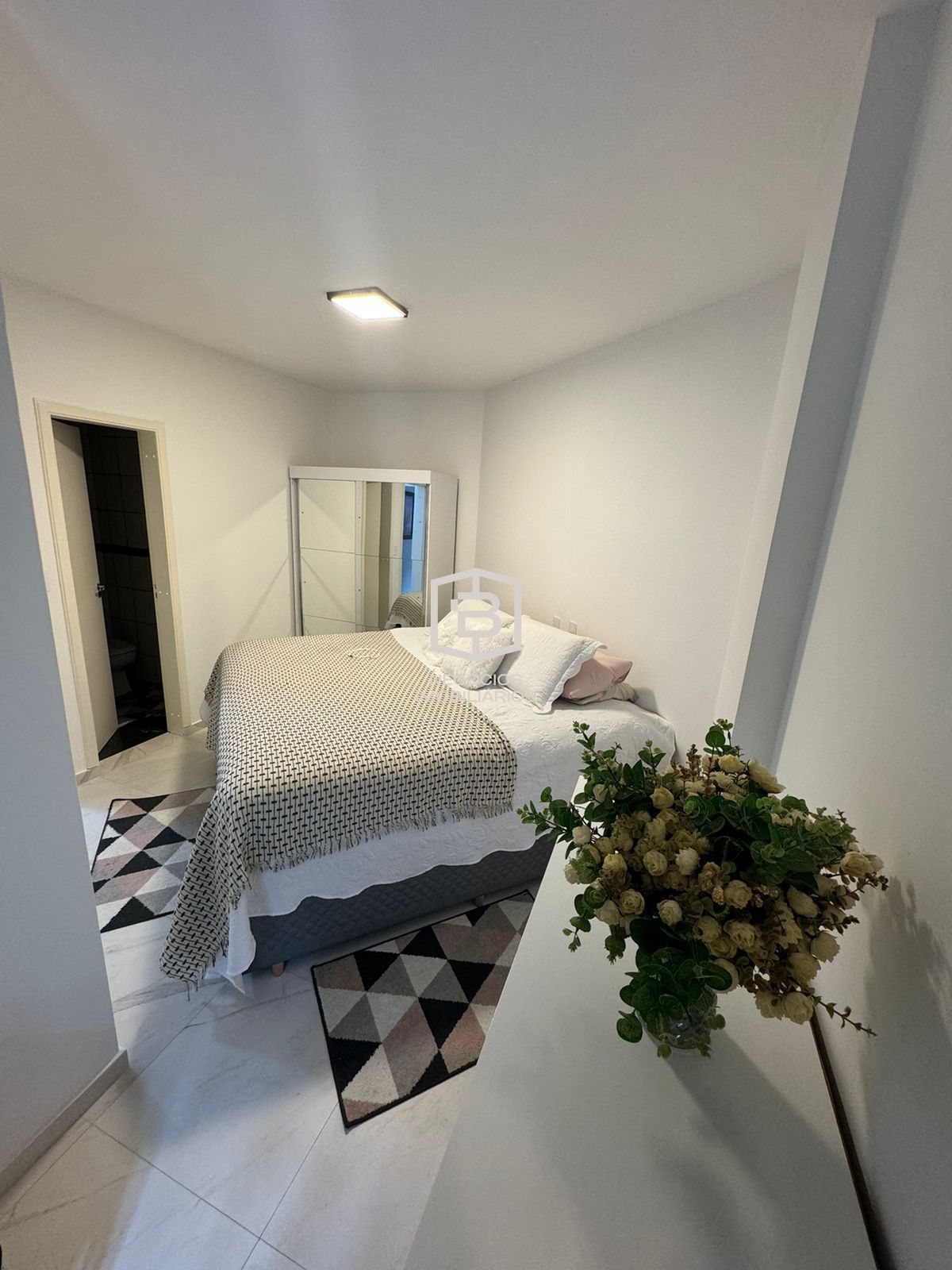 Apartamento à venda com 3 quartos, 102m² - Foto 8