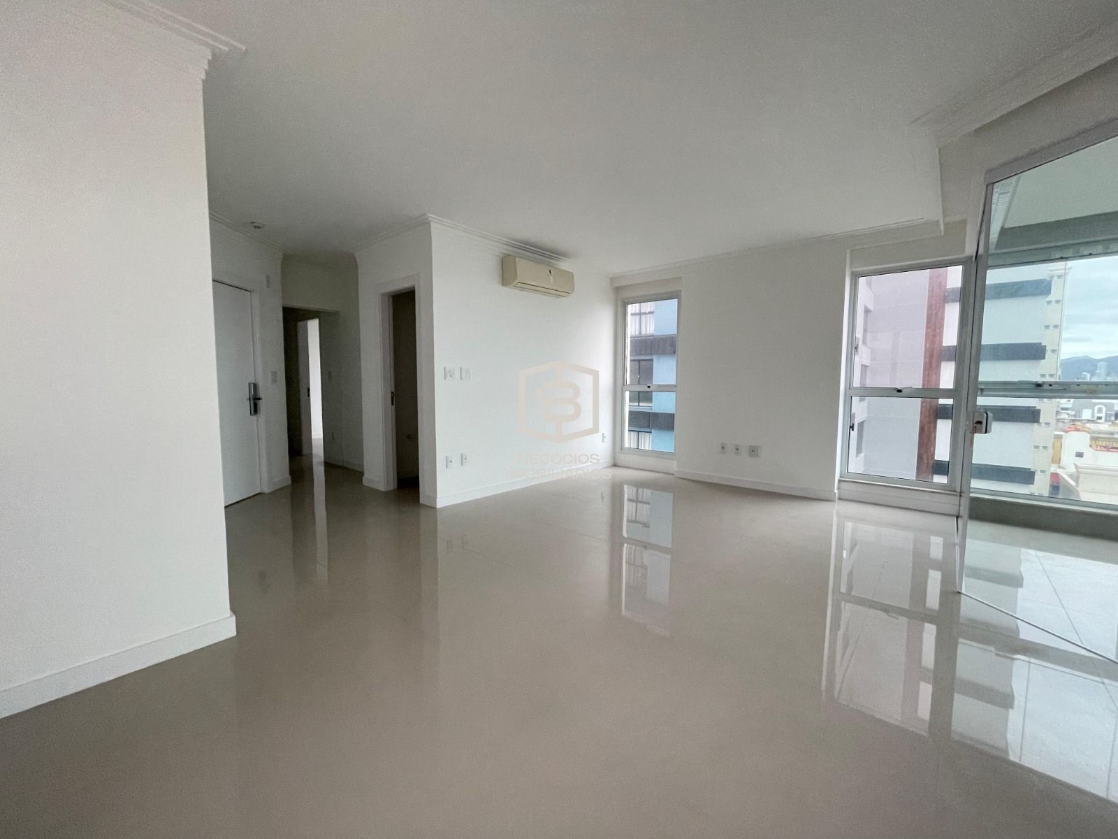 Apartamento à venda com 3 quartos, 126m² - Foto 4