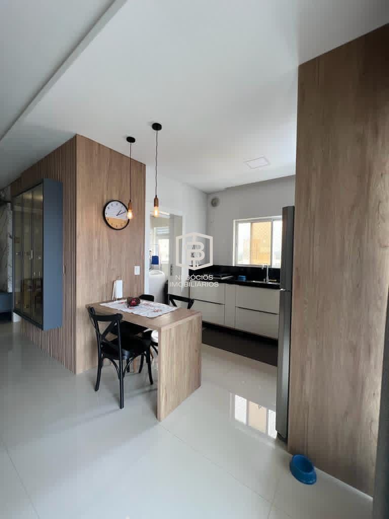 Apartamento à venda com 3 quartos, 134m² - Foto 4