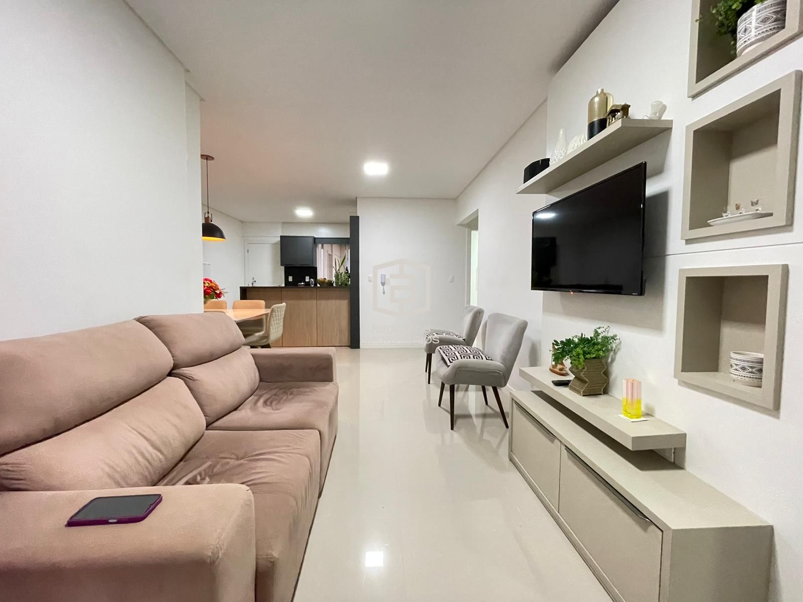 Apartamento à venda com 3 quartos, 95m² - Foto 1