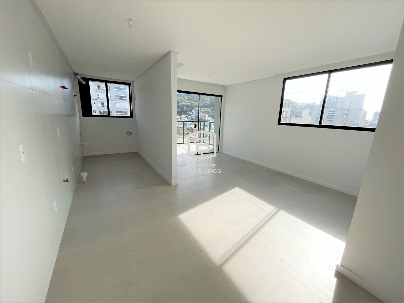 Apartamento à venda com 2 quartos, 70m² - Foto 5