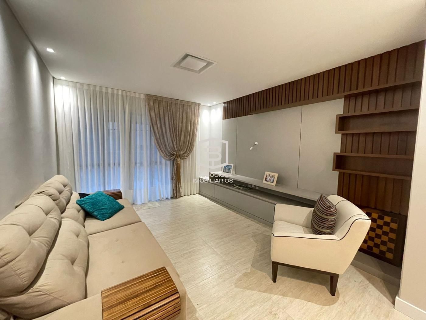 Apartamento à venda com 3 quartos, 160m² - Foto 2