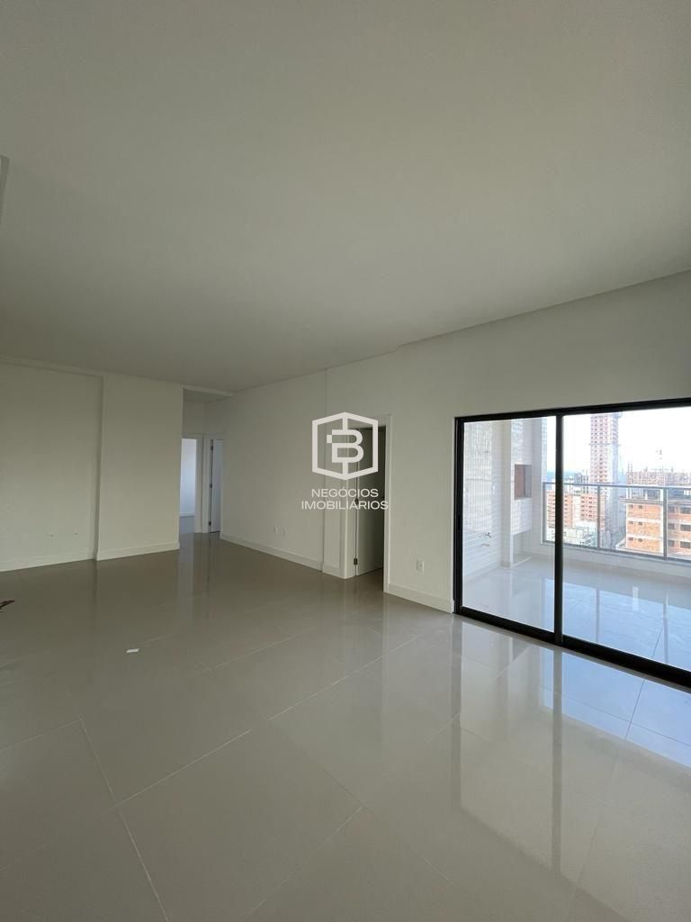 Apartamento à venda com 3 quartos, 114m² - Foto 10