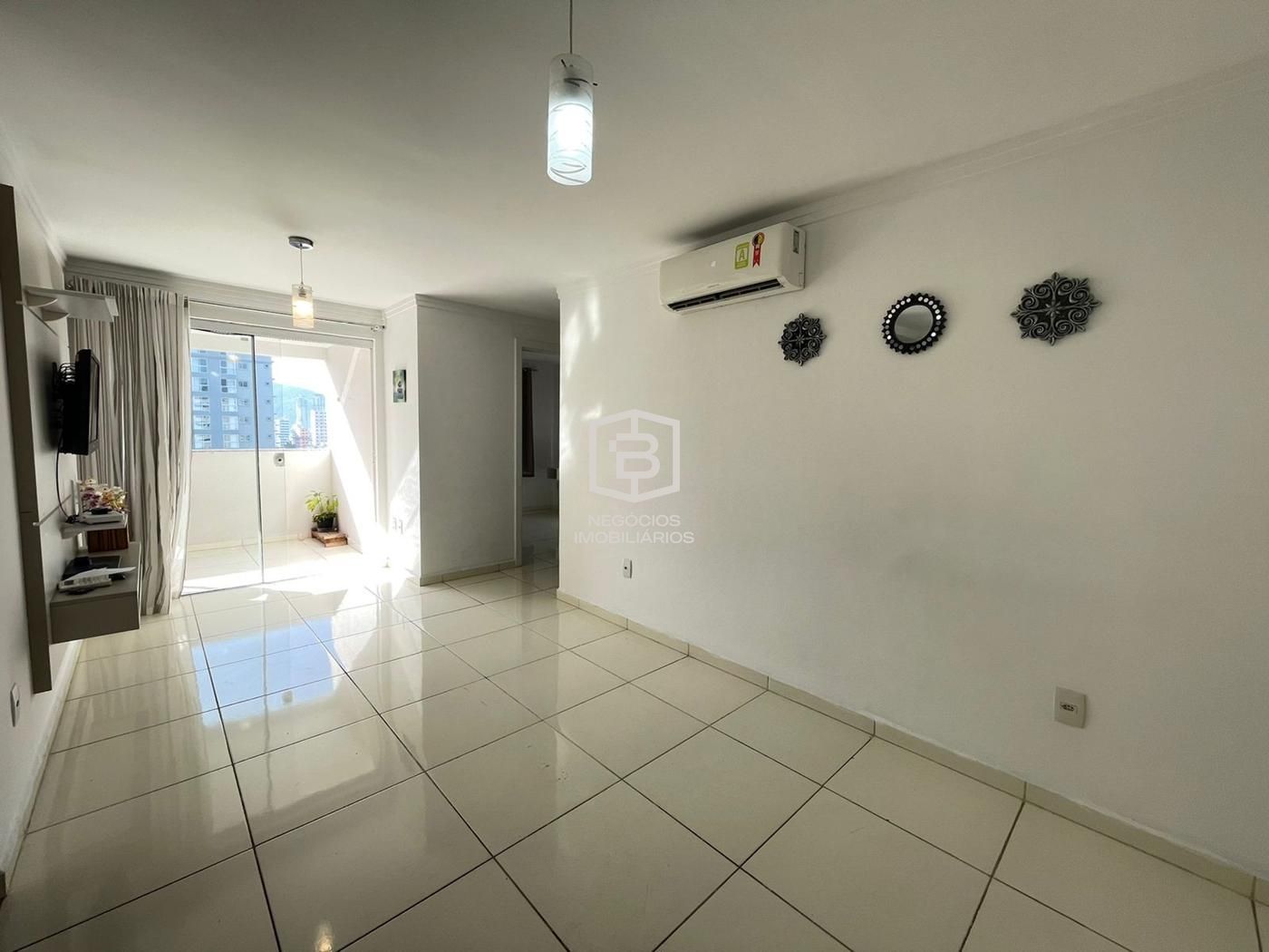 Apartamento à venda com 2 quartos, 70m² - Foto 6