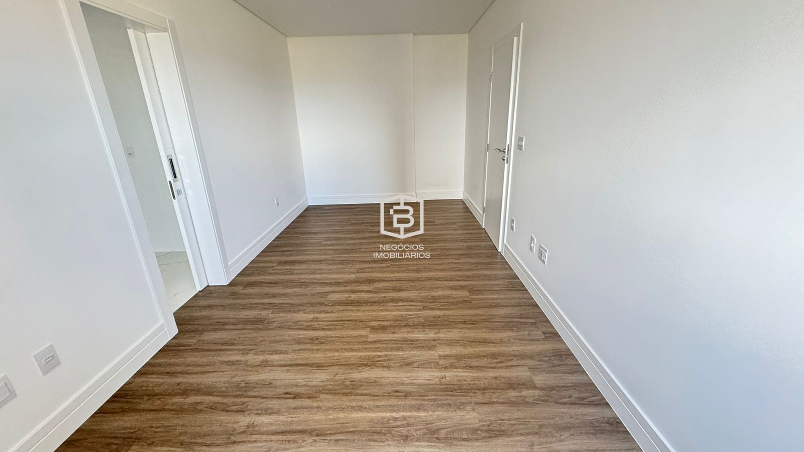 Apartamento à venda com 4 quartos, 182m² - Foto 12