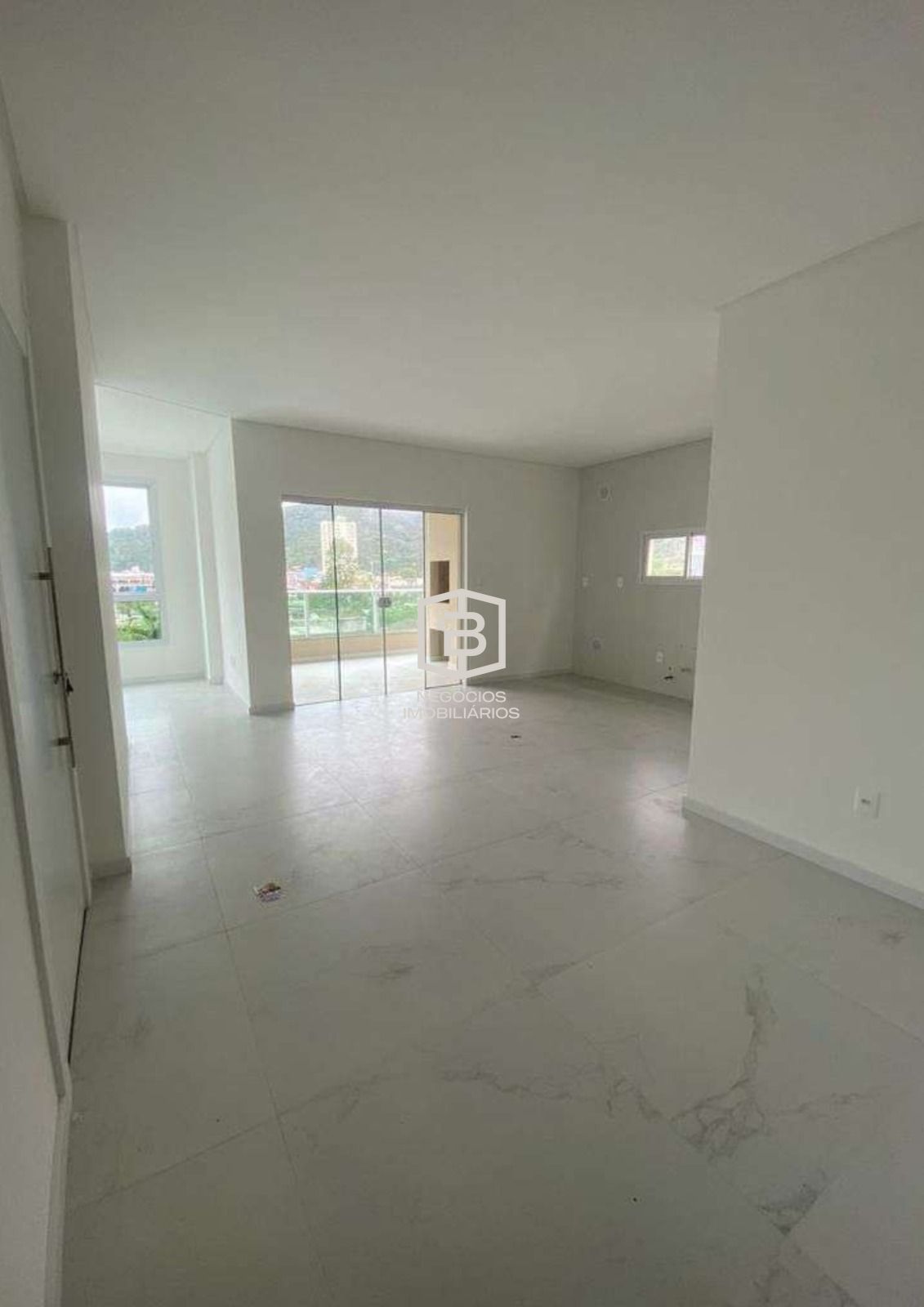 Apartamento à venda com 3 quartos, 118m² - Foto 2