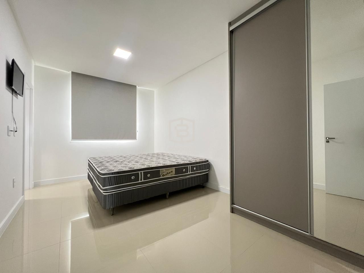 Apartamento à venda com 4 quartos, 145m² - Foto 9