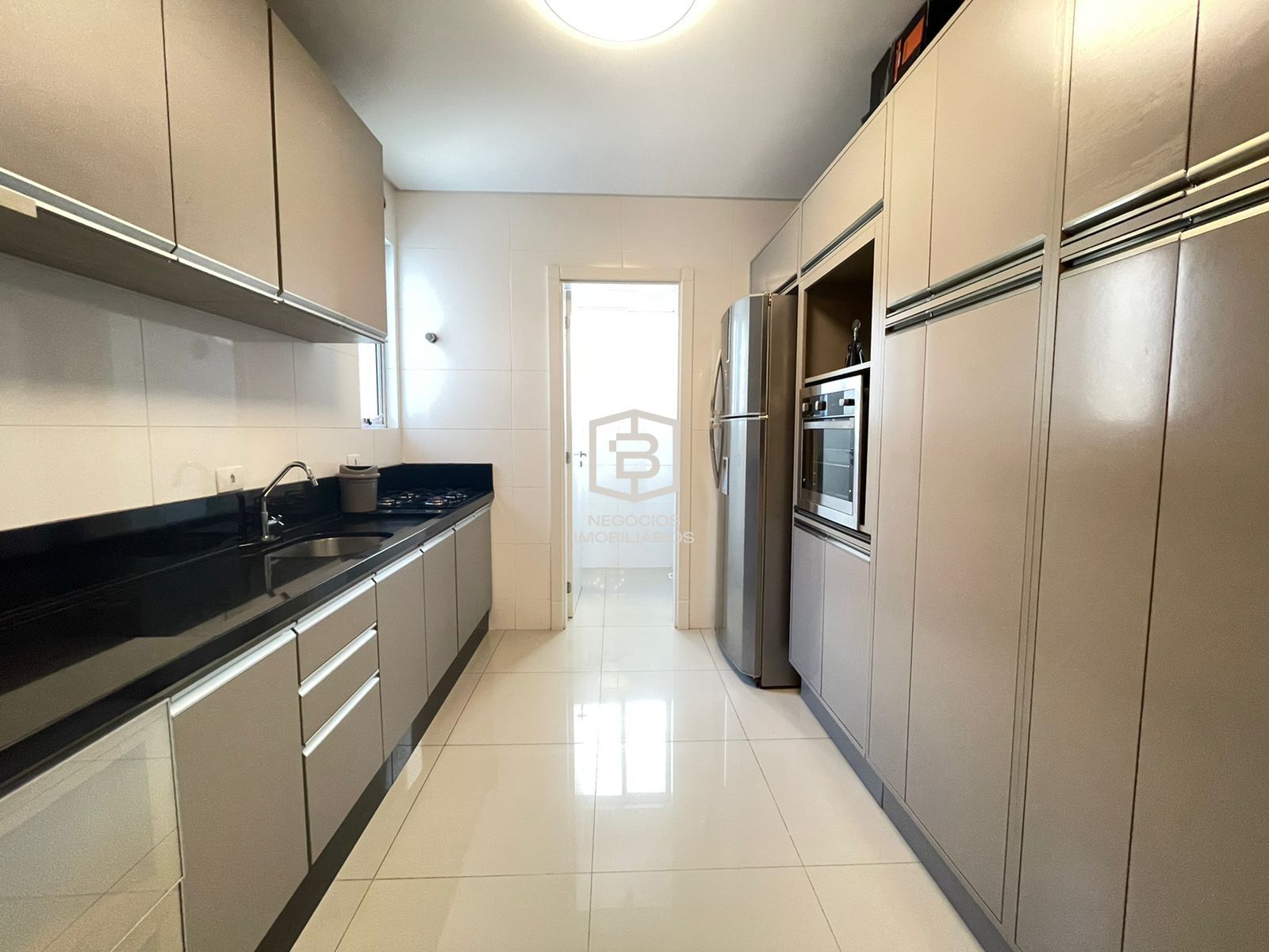 Apartamento à venda com 3 quartos, 118m² - Foto 12