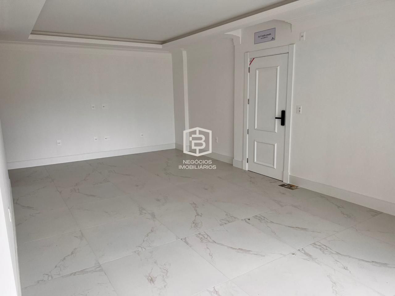 Apartamento à venda com 4 quartos, 170m² - Foto 11