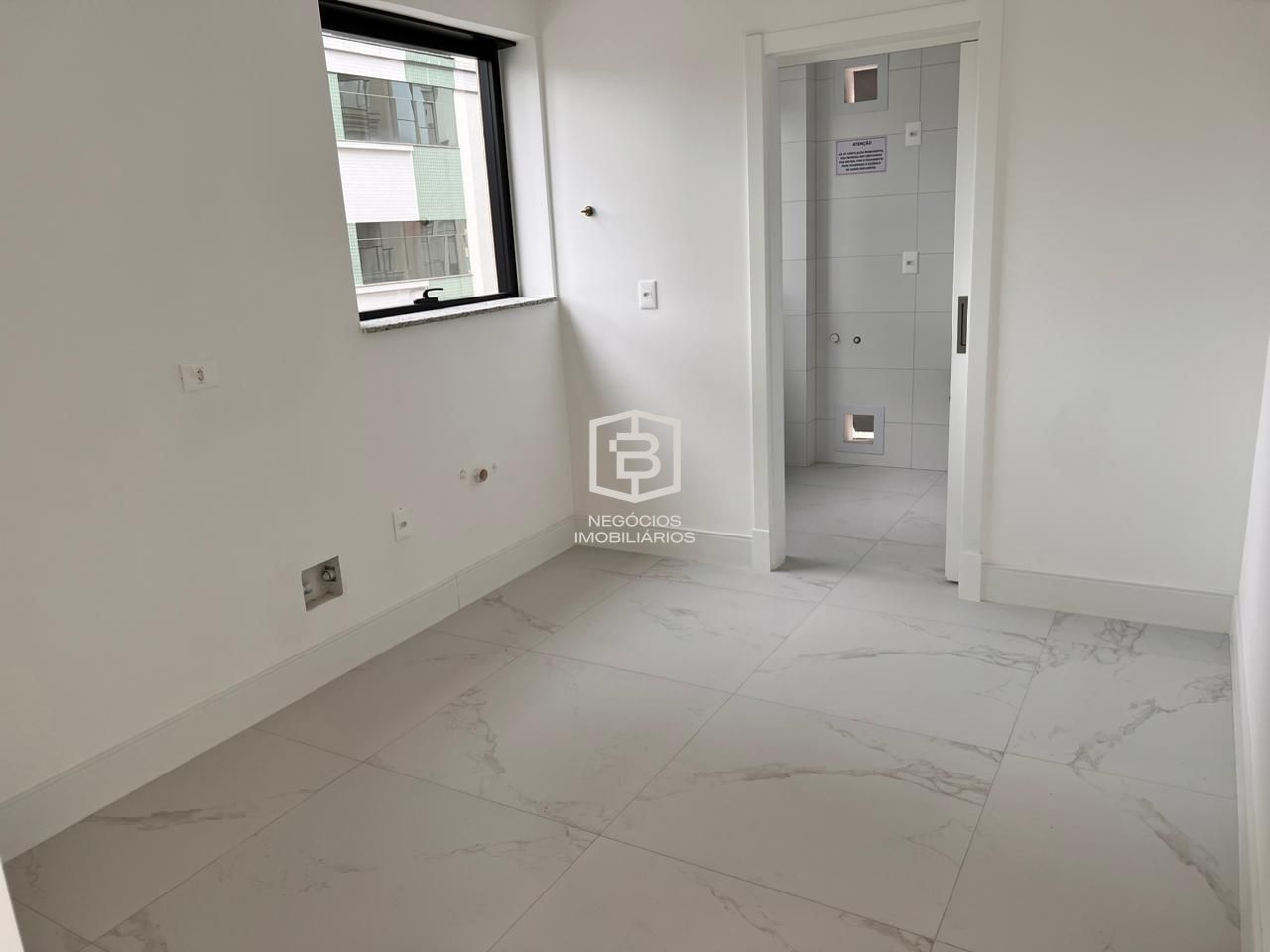 Apartamento à venda com 4 quartos, 170m² - Foto 10