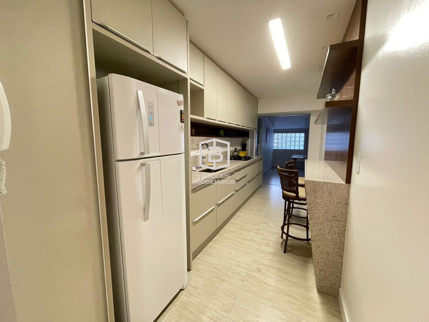 Apartamento à venda com 3 quartos, 160m² - Foto 5