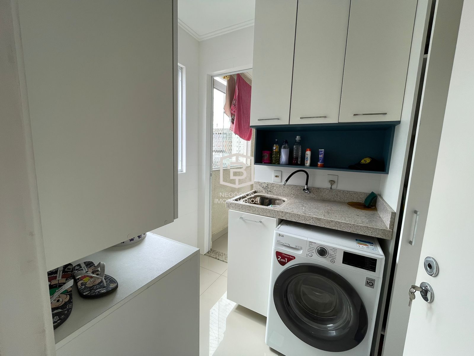 Apartamento à venda com 3 quartos, 130m² - Foto 9