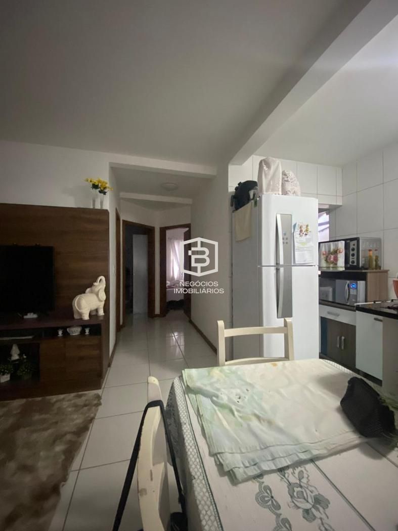 Casa à venda com 2 quartos, 60m² - Foto 3