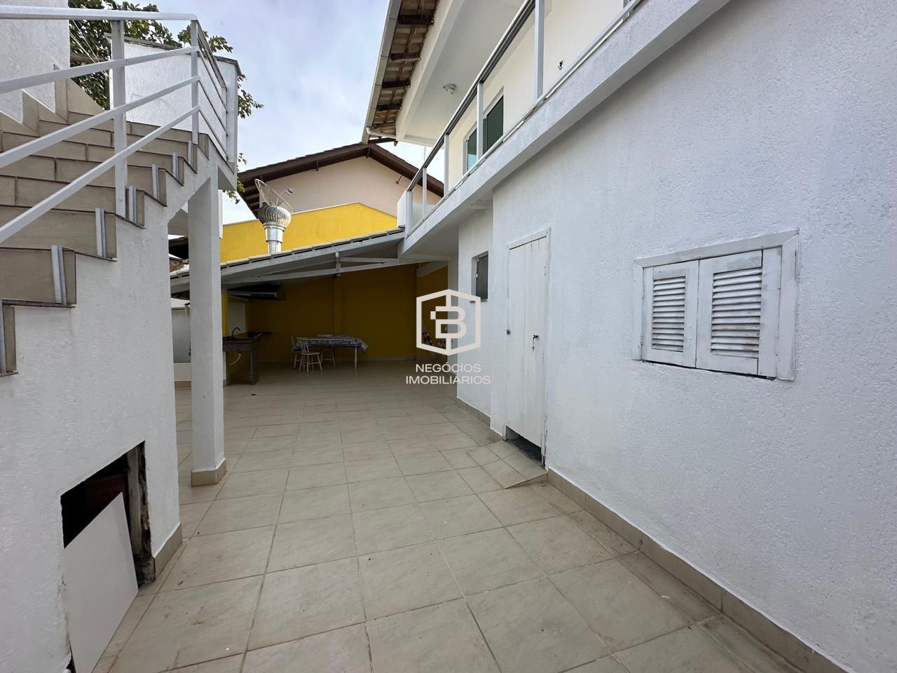 Casa à venda com 6 quartos, 245m² - Foto 26