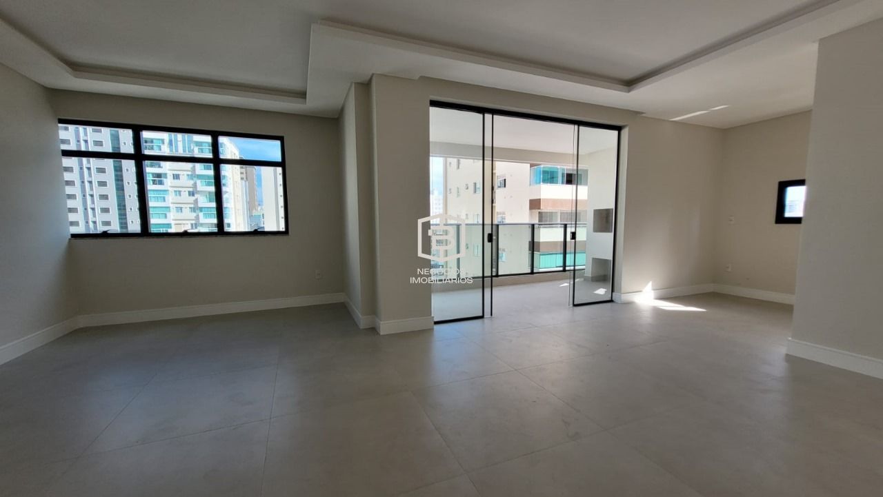 Apartamento à venda com 3 quartos, 127m² - Foto 1