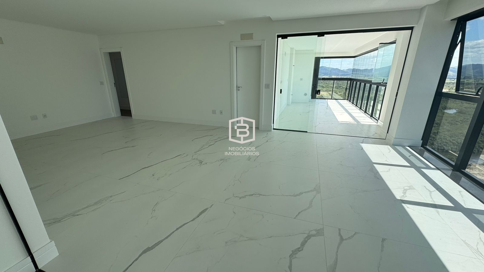 Apartamento à venda com 4 quartos, 182m² - Foto 5