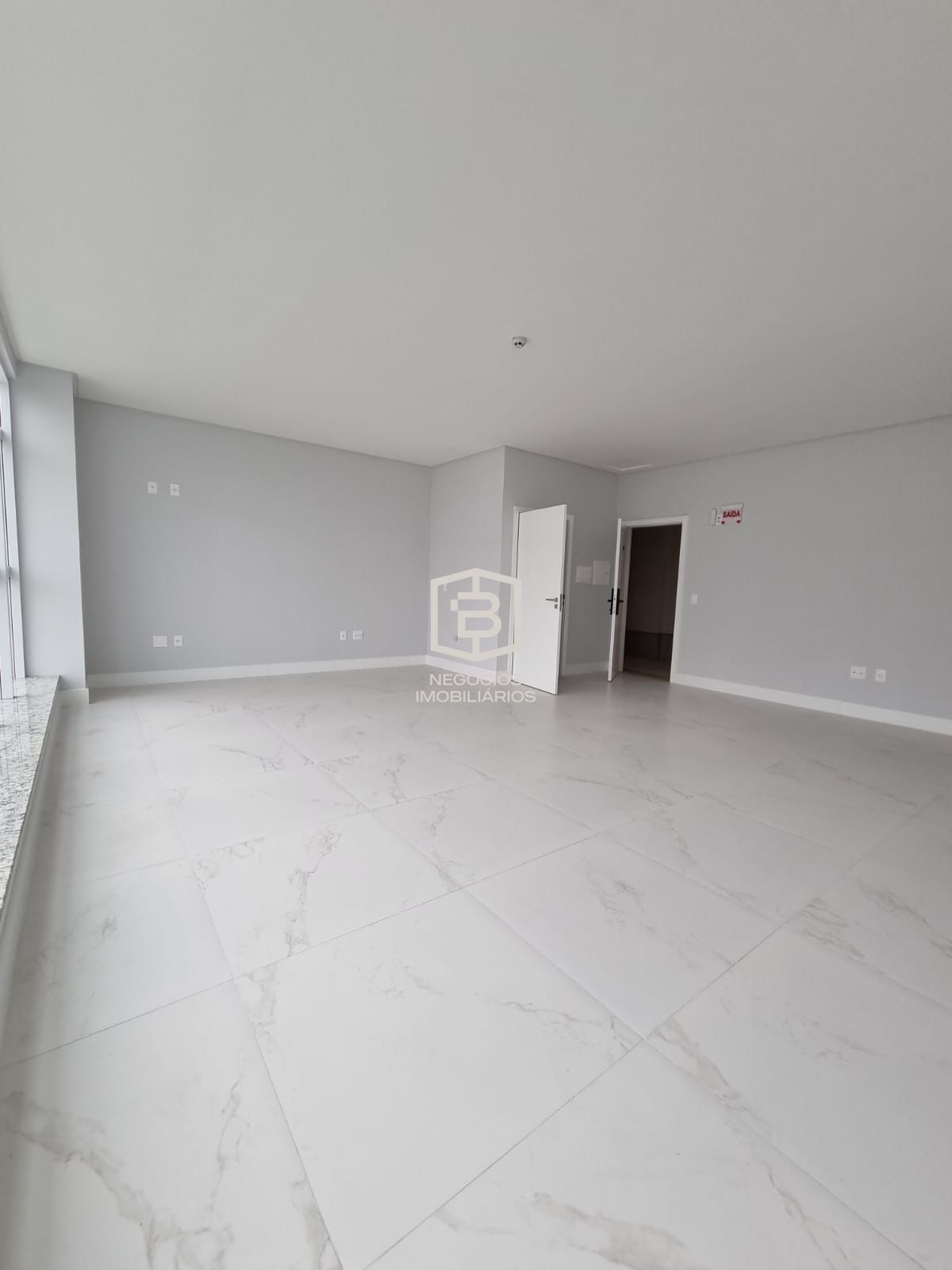 Conjunto Comercial-Sala à venda com 1 quarto, 49m² - Foto 4