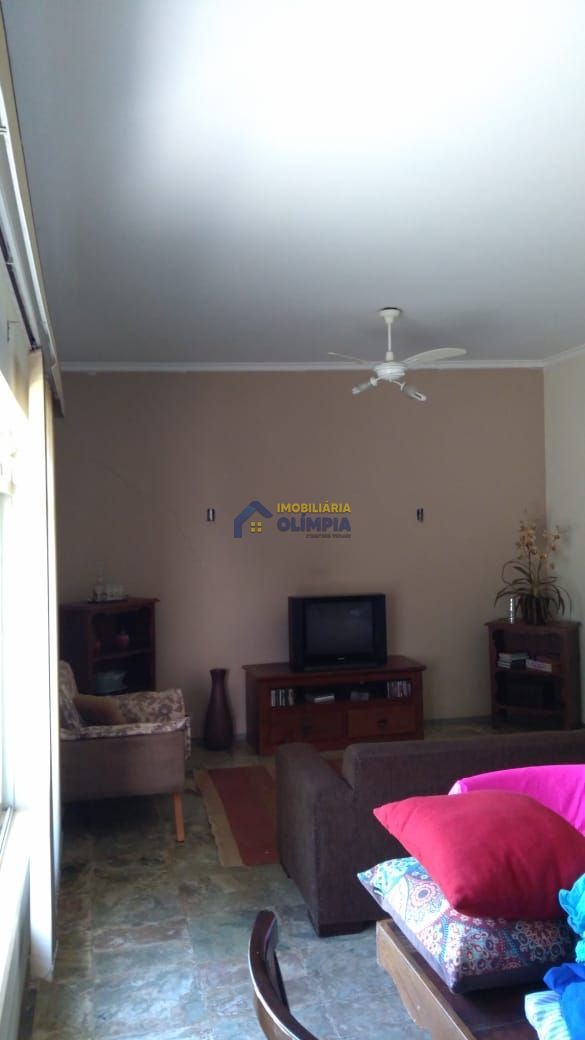 Casa à venda com 4 quartos, 235m² - Foto 4