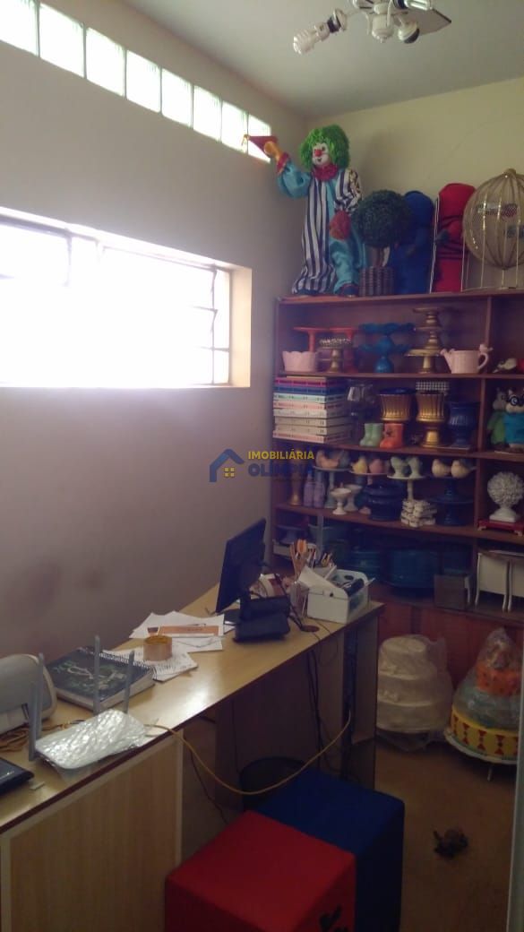 Casa à venda com 4 quartos, 235m² - Foto 9